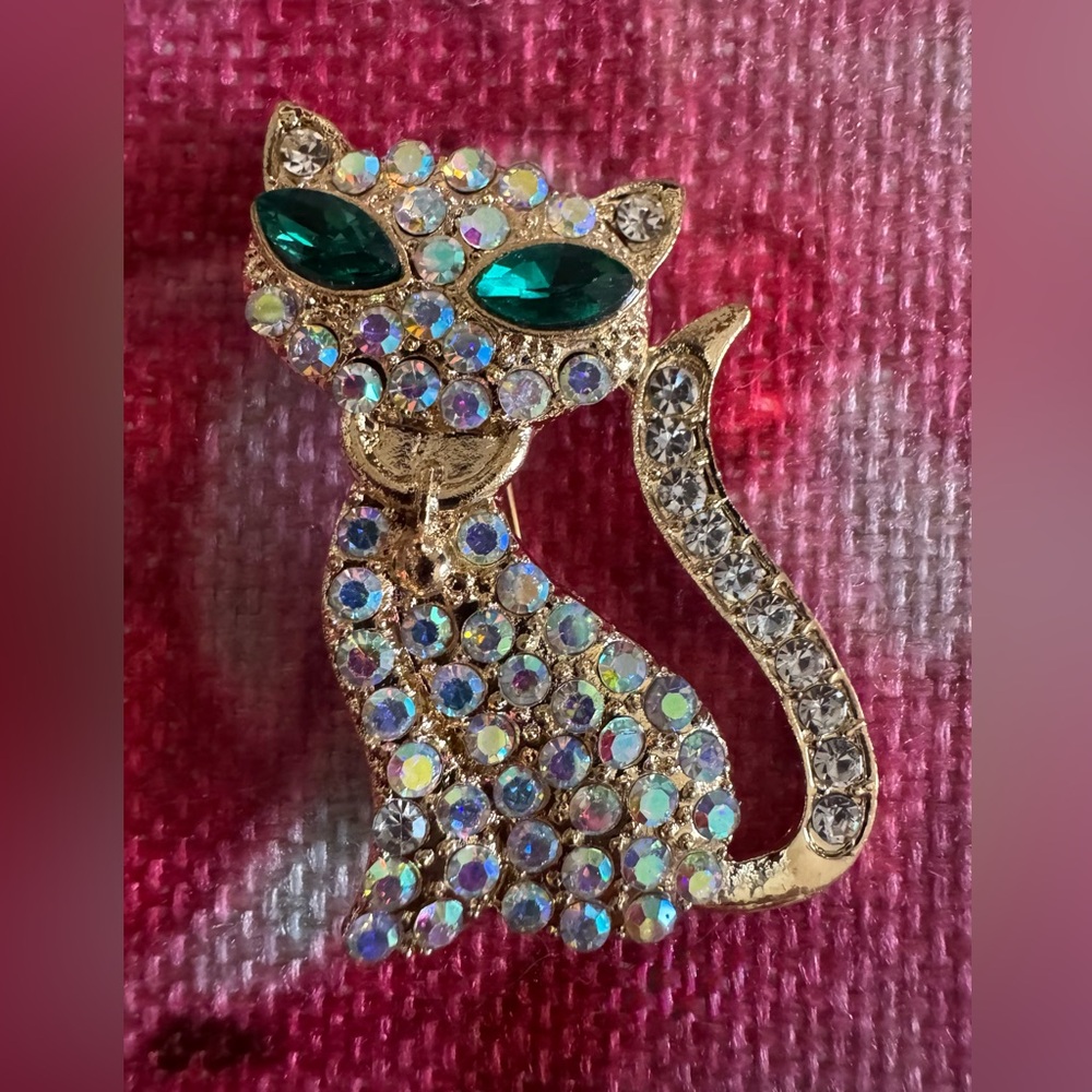 Kitty Cat Stylized AB Rhinestone Brooch Beautiful Statement Pin NIP Cute❣️